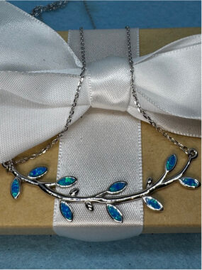 Sterling Silver Hawaiian Blue Opel Maile Leaf Necklace